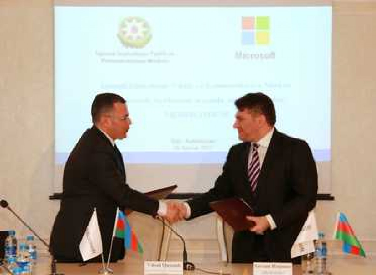 İqtisadi İslahatların Təhlili və Kommunikasiya Mərkəzi və “Microsoft Azərbaycan” şirkəti arasında ikitərəfli əməkdaşlığa dair memorandum imzalanıb