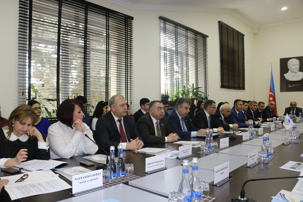 Vüsal Qasımlı Sumqayıt Dövlət Universitetində məruzə edib
