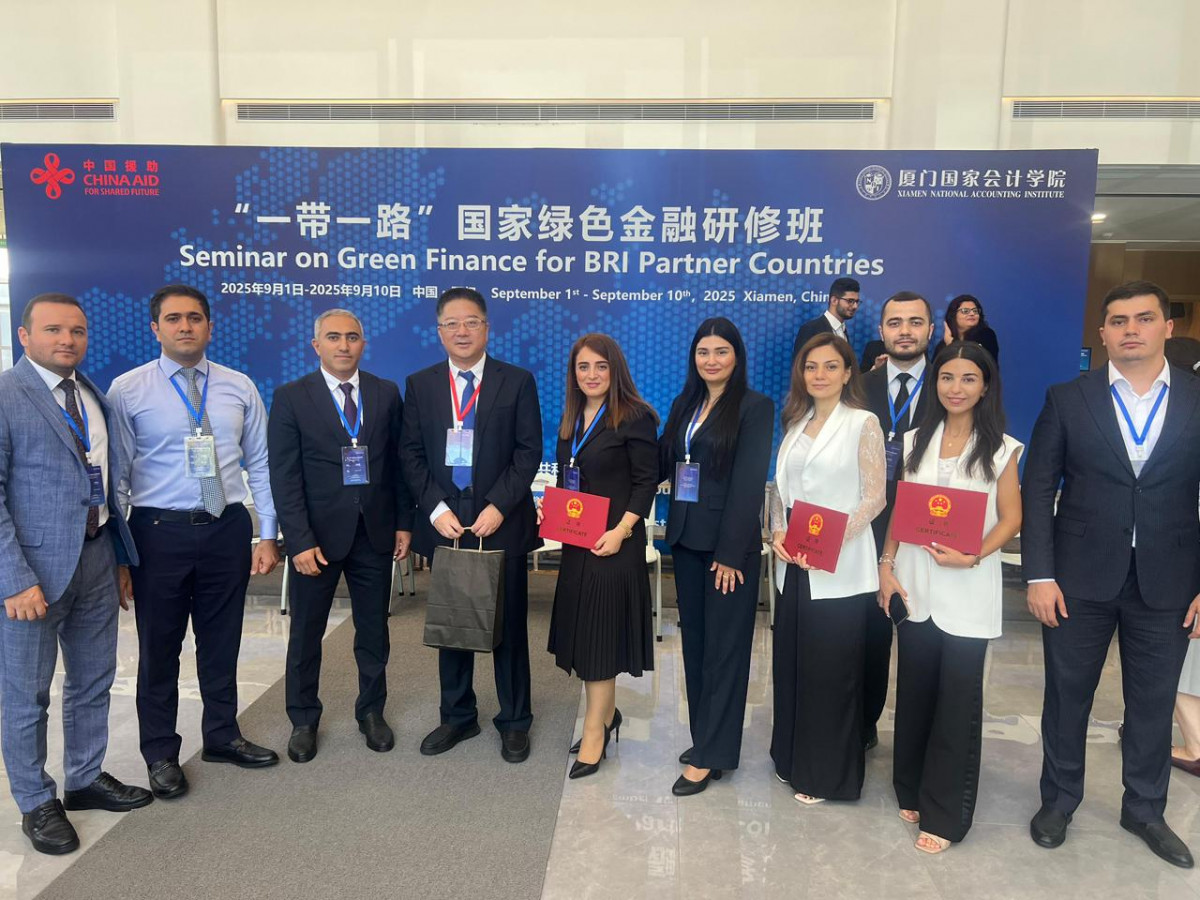 Representative of the CAERC participated in an international seminar on green finance in China
