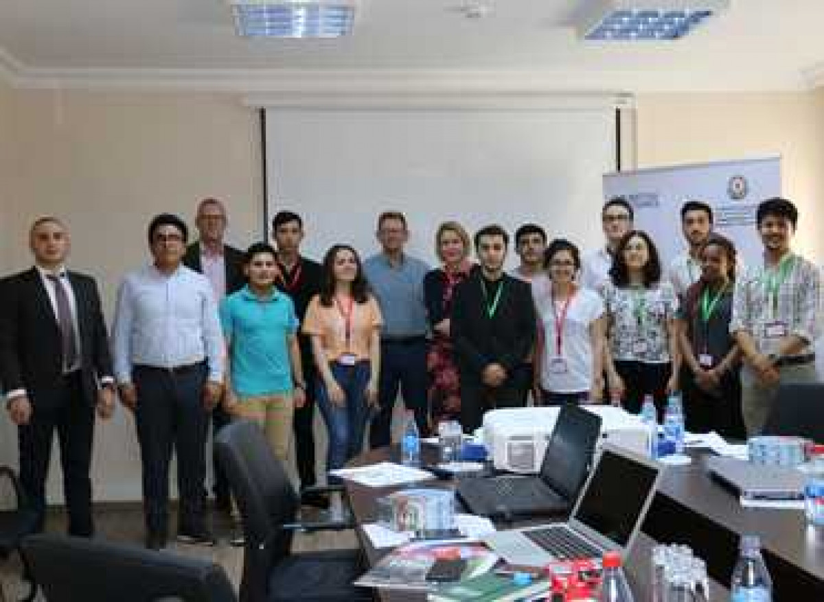 “Əks kreaton” iştirakçılarına sertifikatlar təqdim olunub