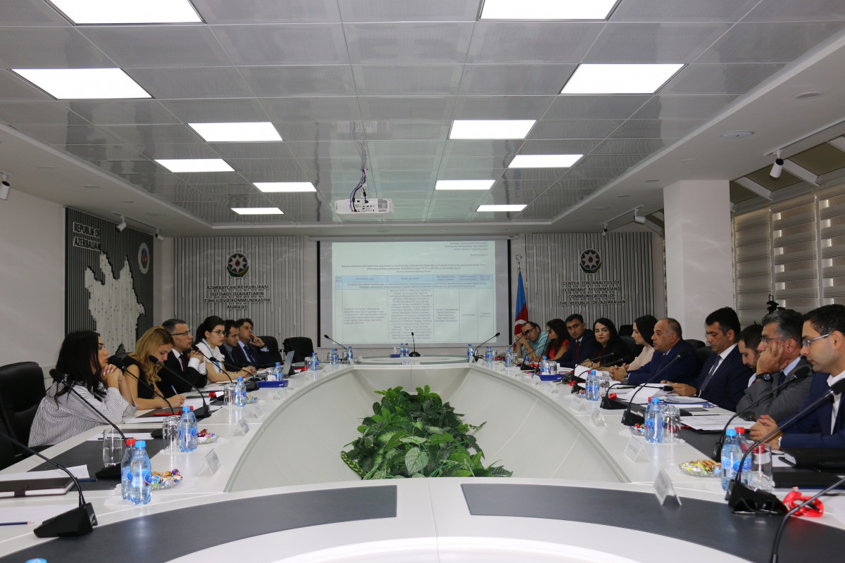 “Elektron məhkəmə” islahatlarına dair müzakirə aparılıb