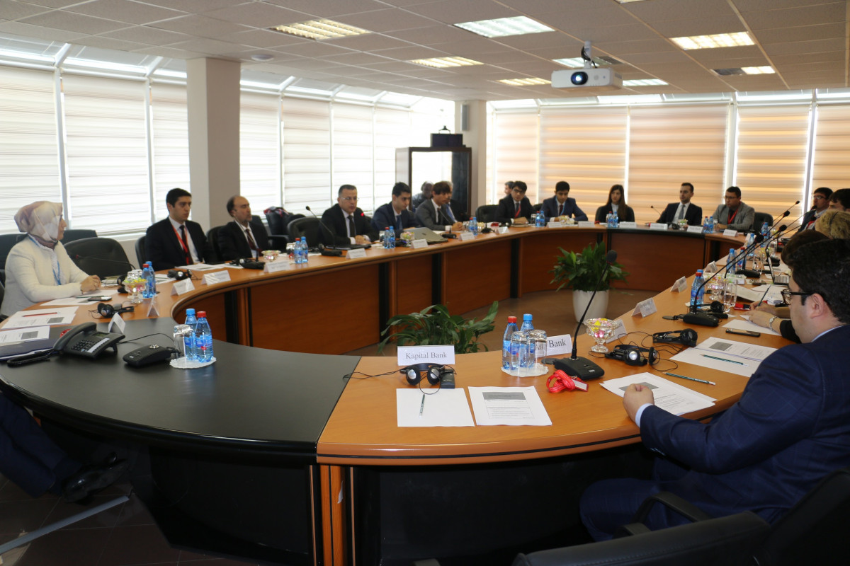 Banking Reforms Discussed at the Center for Analysis of Economic Reforms and Communication