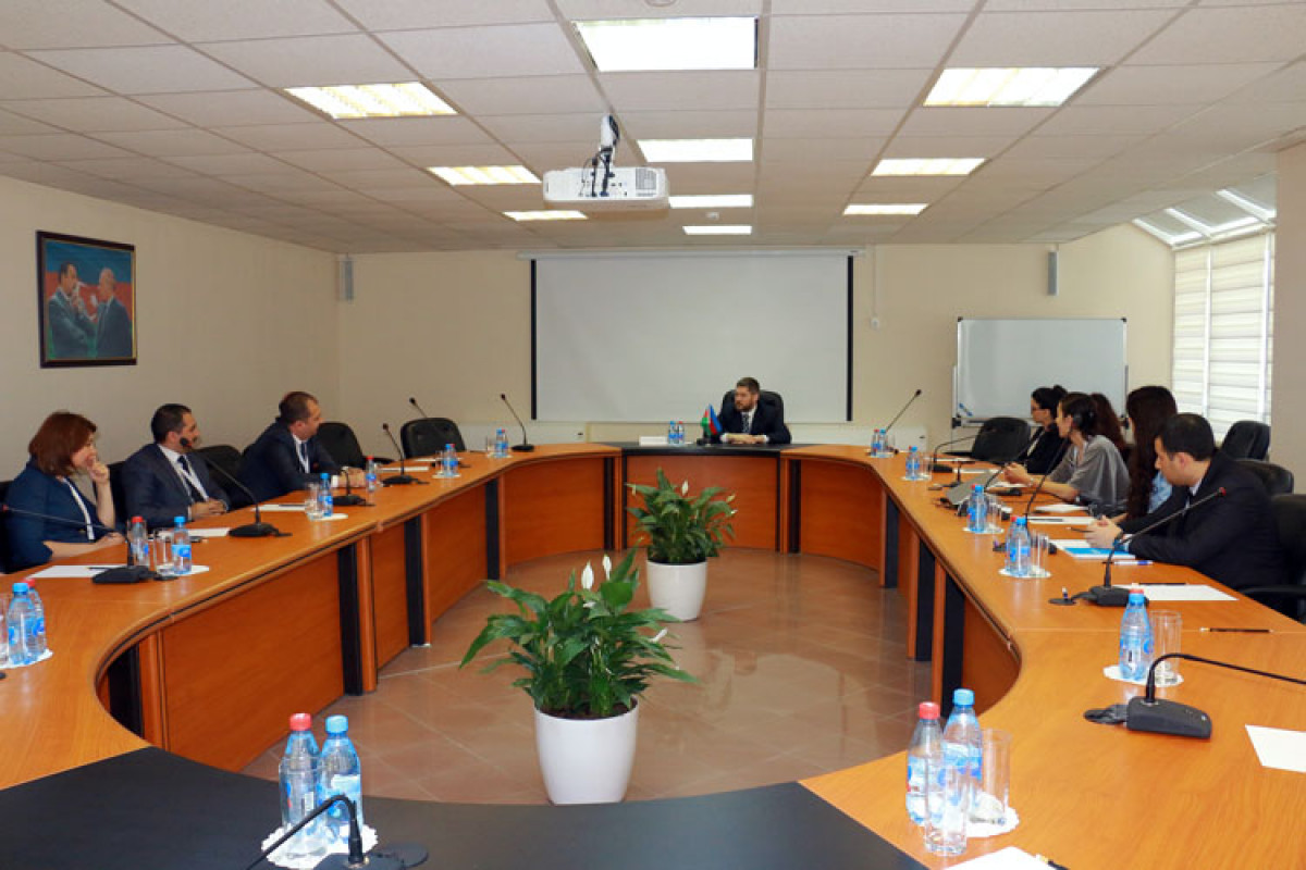 Cortaun Universitetinin professoru İİTKM-də mühazirə oxuyub