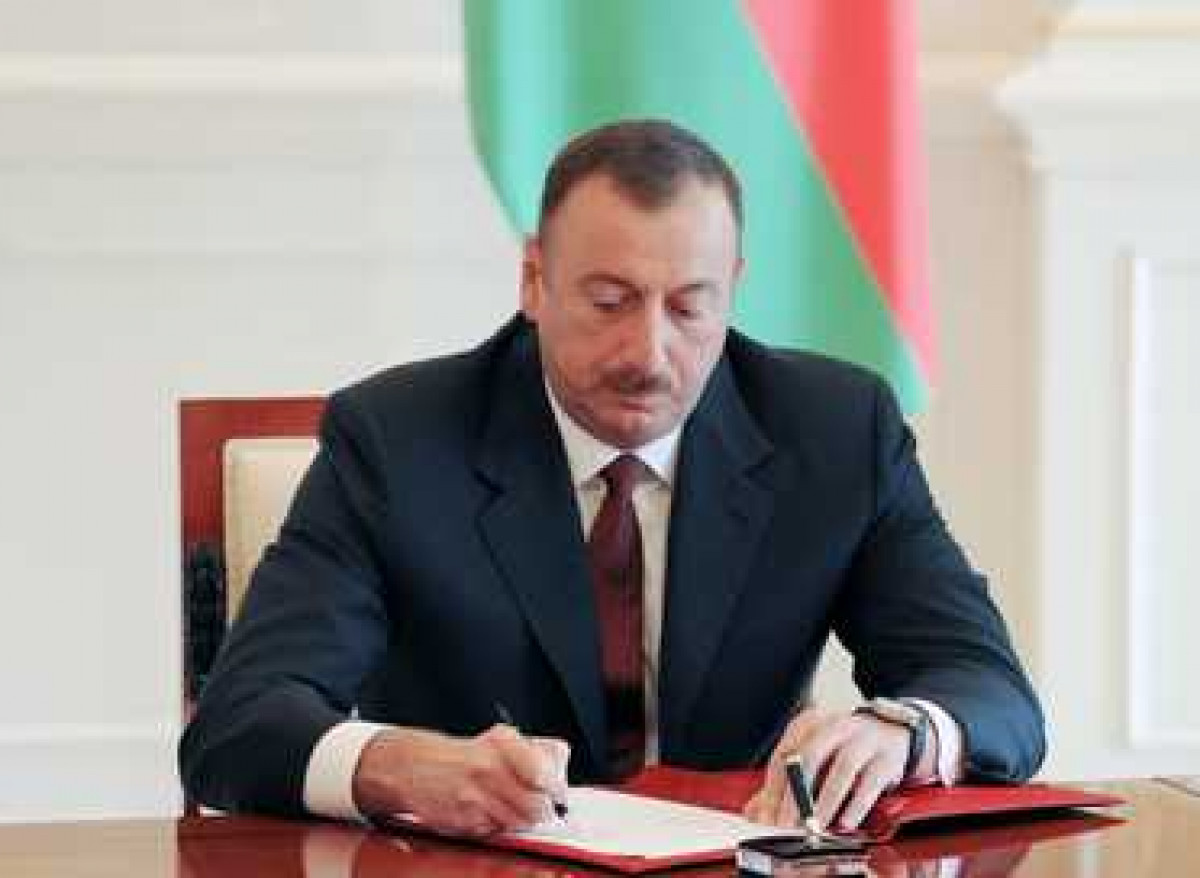 Prezident "Vergi ödəyicilərinin 2017-ci ilin 1 yanvar tarixinə mövcud olan vergi borclarının tənzimlənməsi haqqında” qanunun tətbiqi barədə Fərman imzalayıb