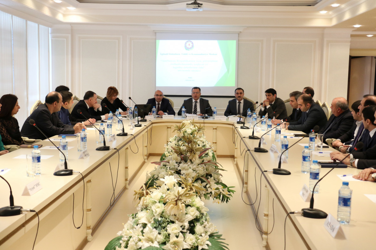 İİTKM-də “Azərbaycanda ixrac potensialının reallaşdırılmasında nəqliyyat və logistika şirkətlərinin rolu” mövzusunda müzakirə aparılıb