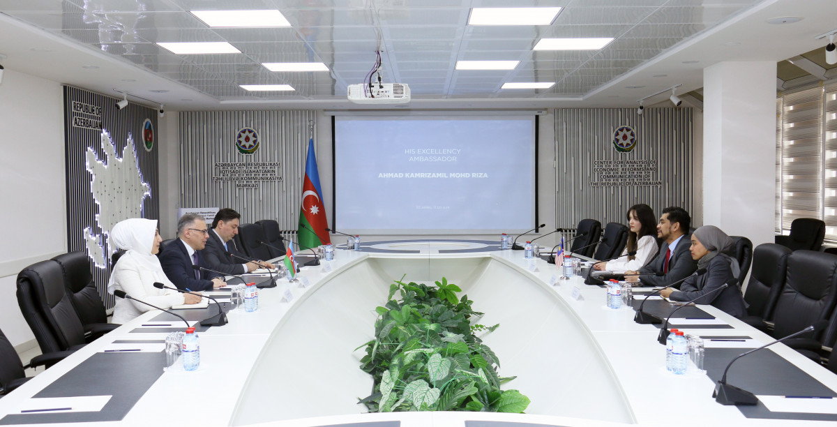 Vüsal Qasımlı Malayziyanın Azərbaycandakı səfirini qəbul edib