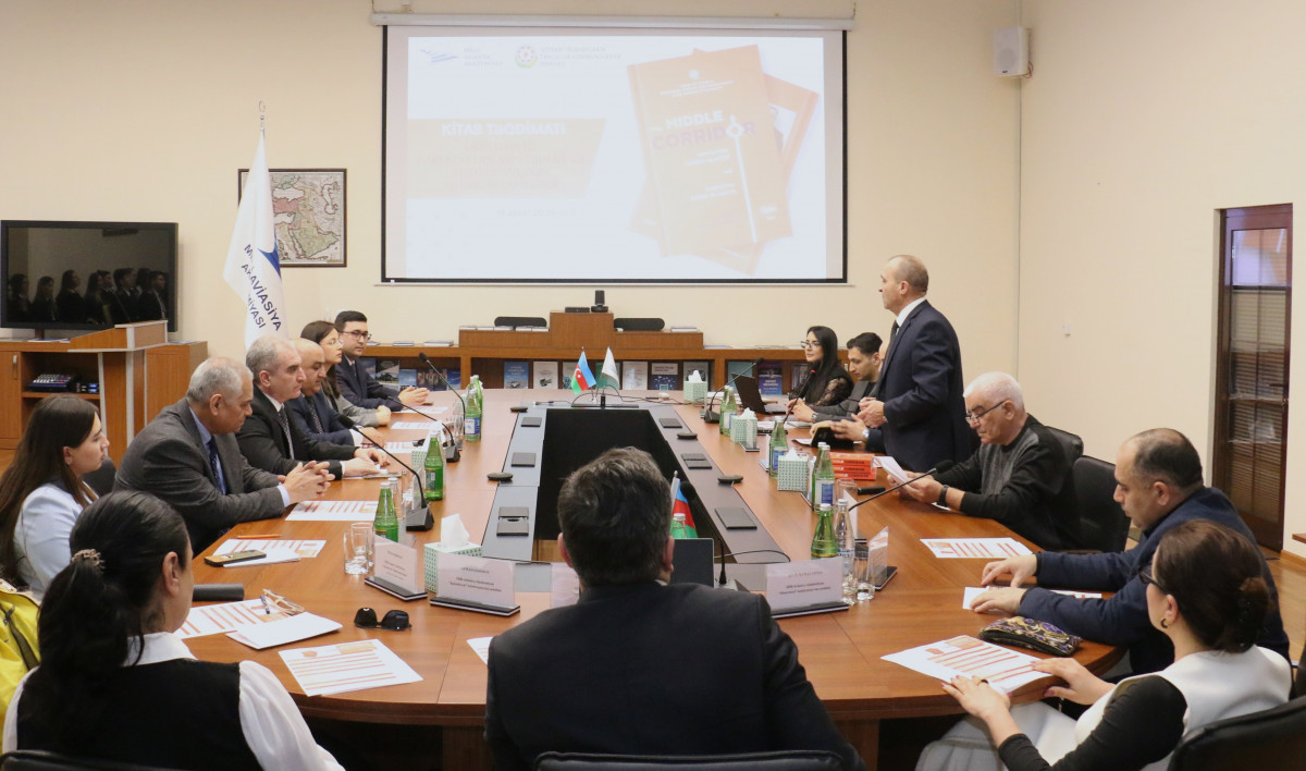 “Orta Dəhliz” kitabı Milli Aviasiya Akademiyasında təqdim edildi