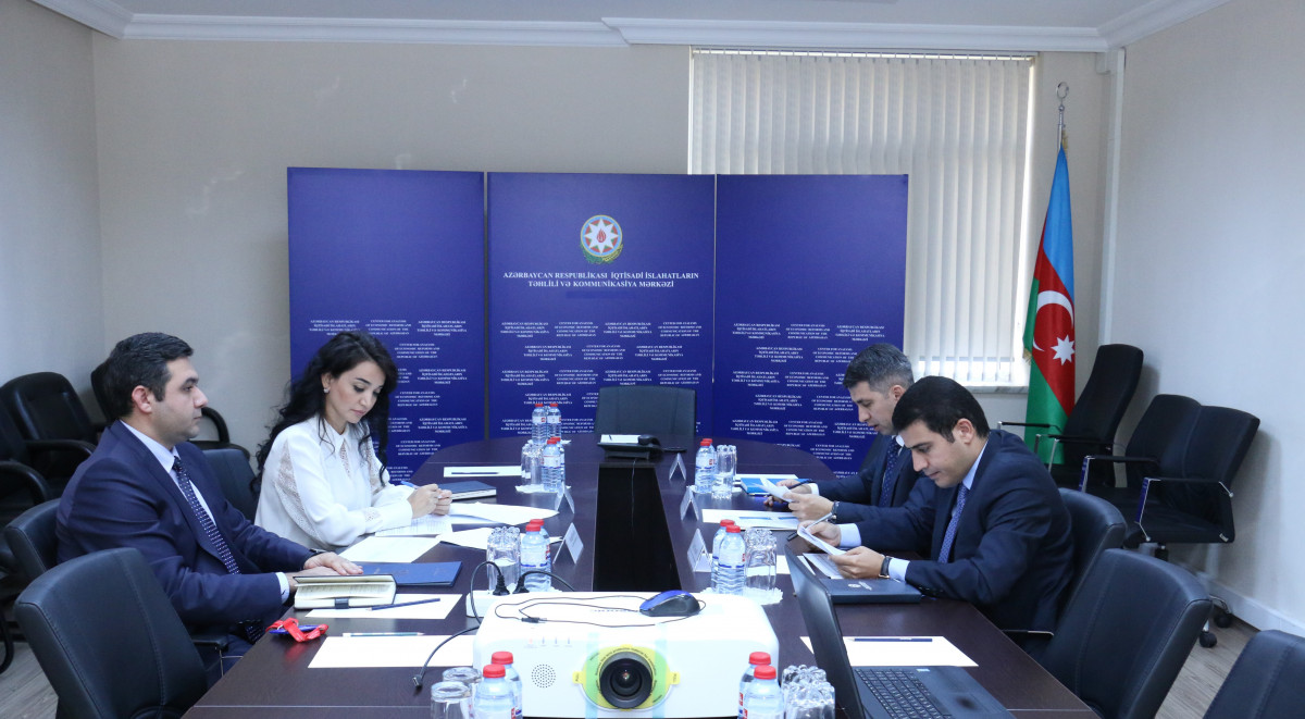 İİTKM-də sosial xidmətin inkişafı üzrə Dövlət Proqramının hədəf göstəriciləri müzakirə olunub