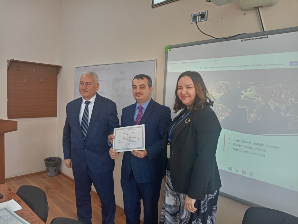 Türk Dünyası Araşdırmalar Mərkəzinin rəhbəri beynəlxalq elmi konfransda çıxış edib