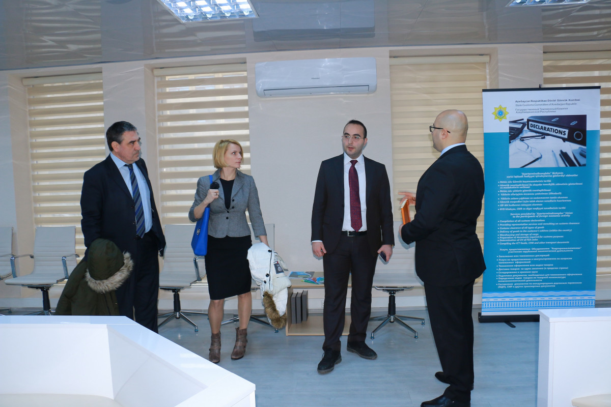 Representatives of International Organizations Visit the “One-Stop” Export Support Center