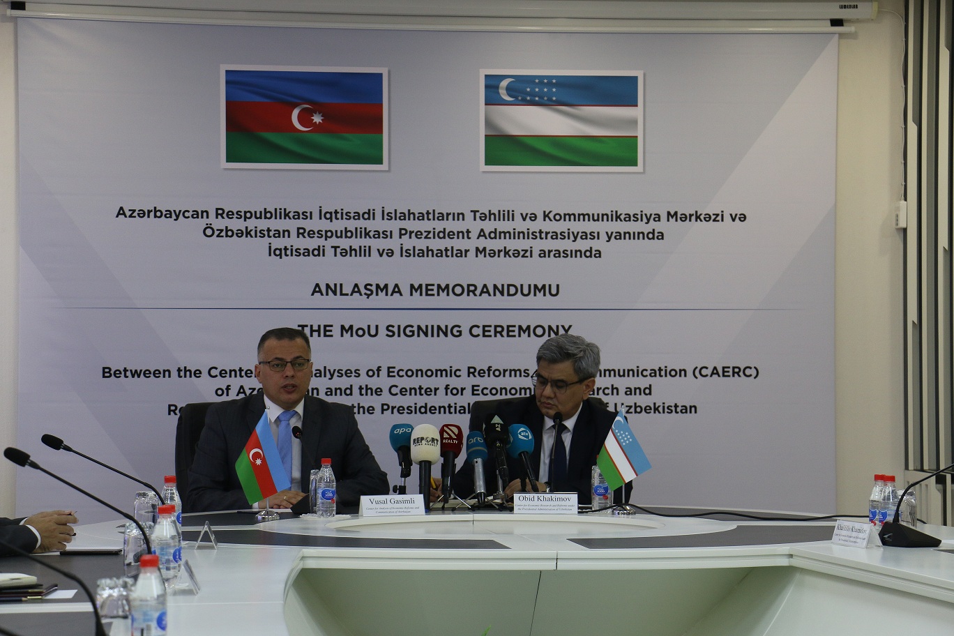 A Memorandum  was signed between the Center for Analysis of Economic  Reforms and Communication and the Center for Economic Research and Reforms under the Presidential Administration of the Republic of Uzbekistan