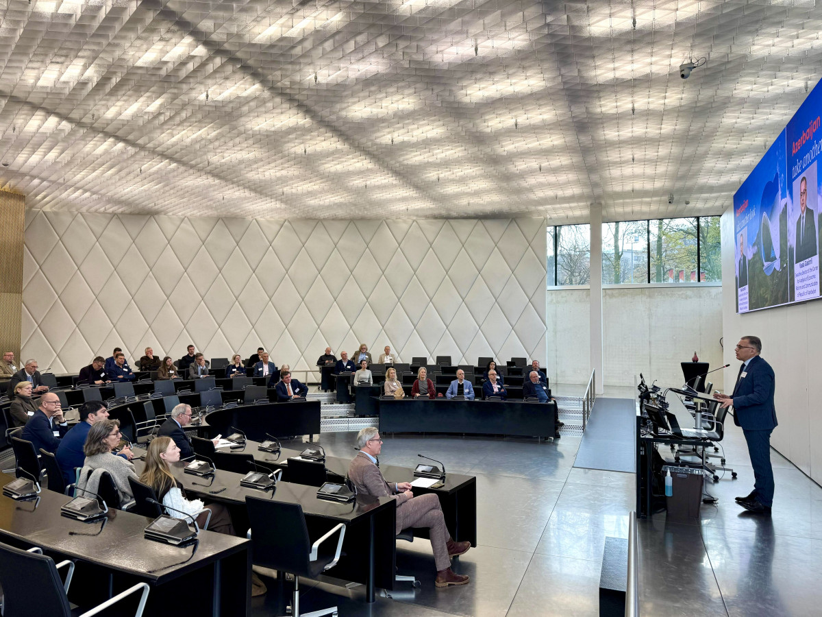 Vüsal Qasımlı Belçikada Azərbaycanın biznes mühitinin imkanlarını təqdim edib