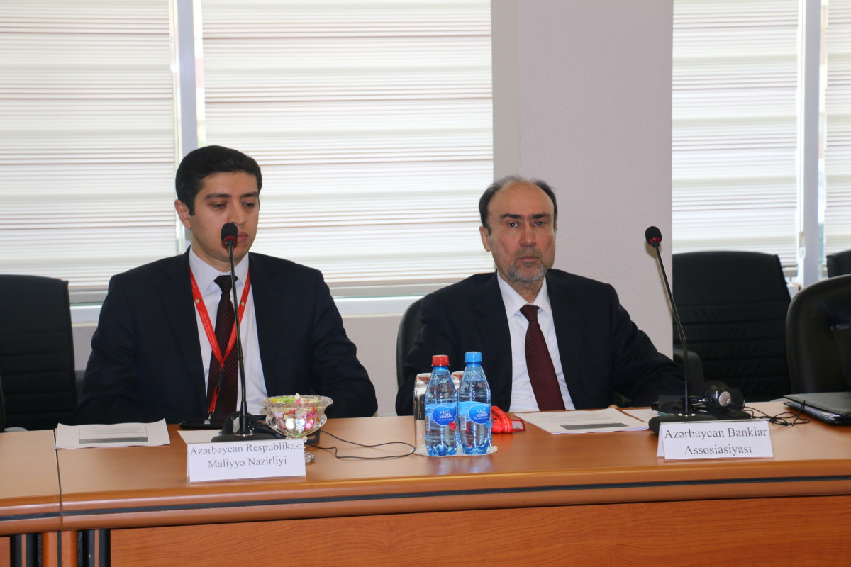 Banking Reforms Discussed at the Center for Analysis of Economic Reforms and Communication