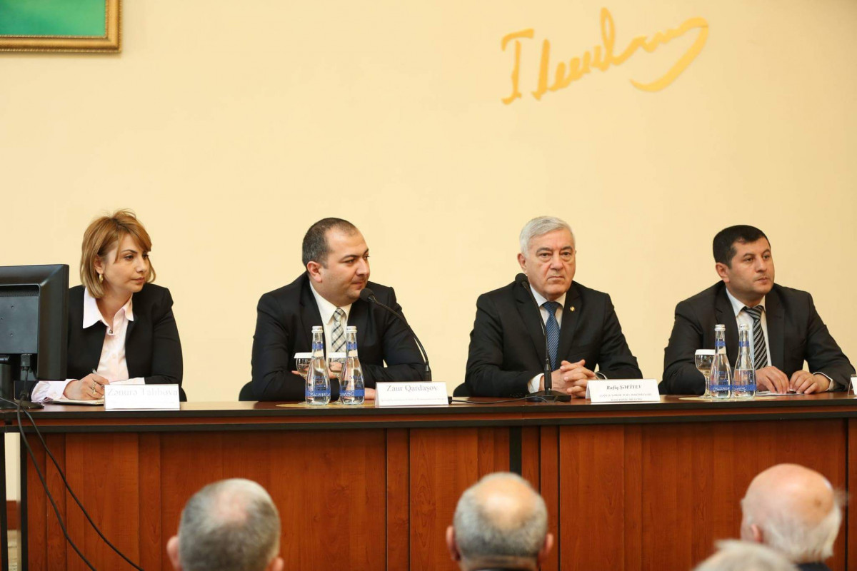 Azexport minlərlə sahibkarlarla görüşüb