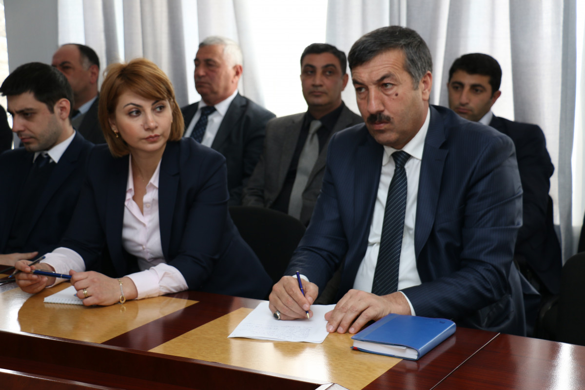 Azexport bölgə sahibkarları ilə görüşlərə başladı