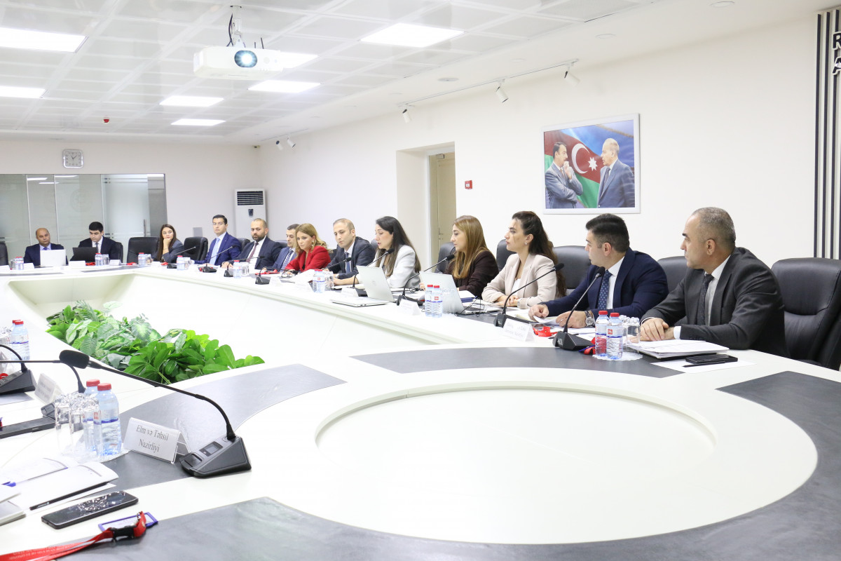 İİTKM-də Turizm üzrə Dövlət Proqramının icrası ilə bağlı görüş keçirilib