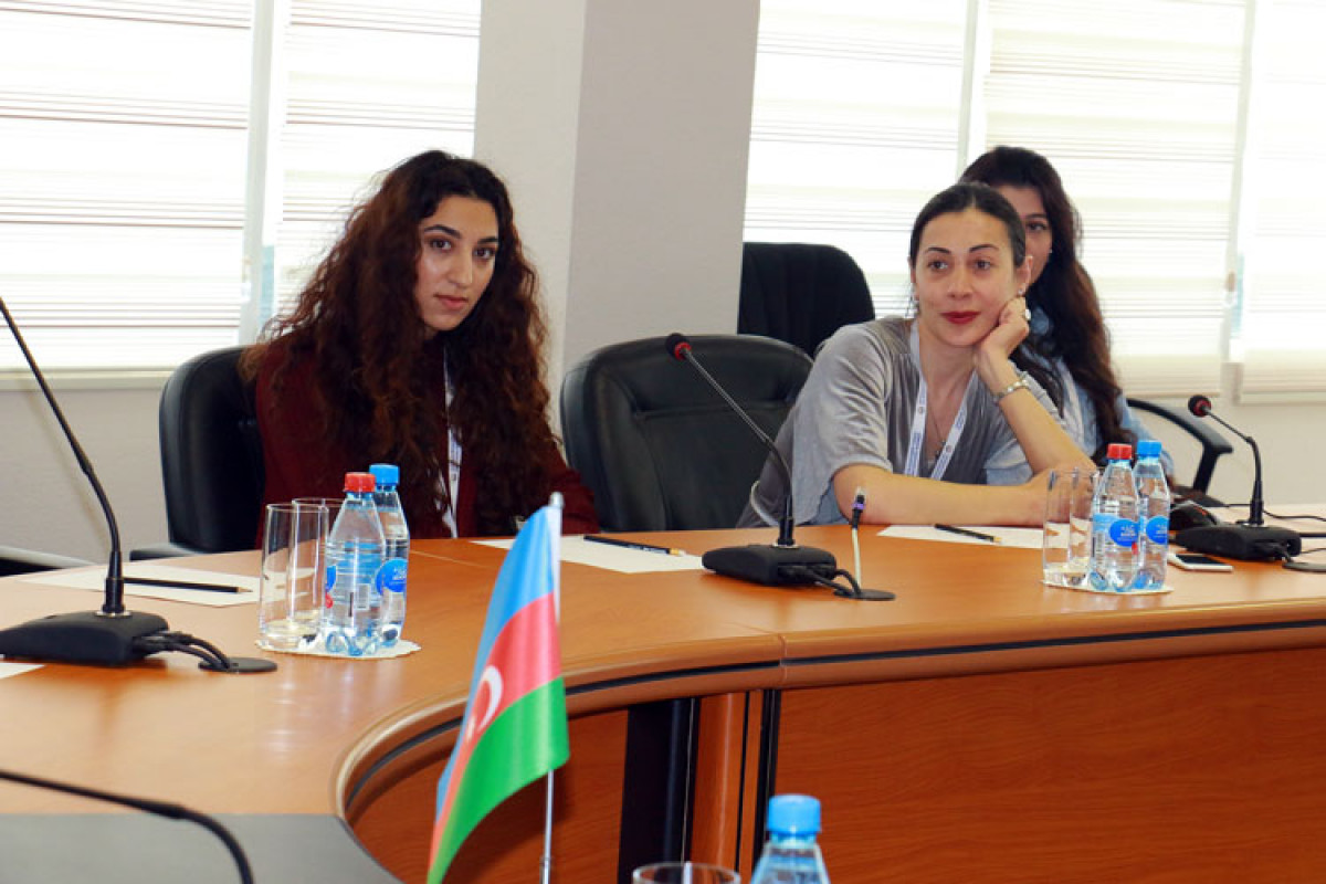 Cortaun Universitetinin professoru İİTKM-də mühazirə oxuyub