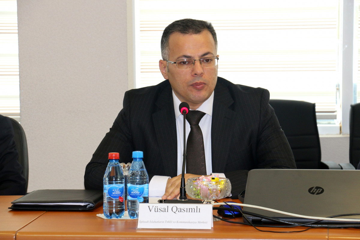 Banking Reforms Discussed at the Center for Analysis of Economic Reforms and Communication