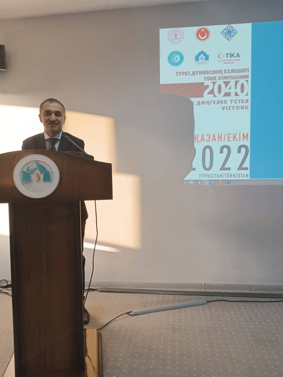 Ramil Hüseyn Qazaxıstanda “Türk Dünyası 2040 Vizyonu” konfransına qatılıb