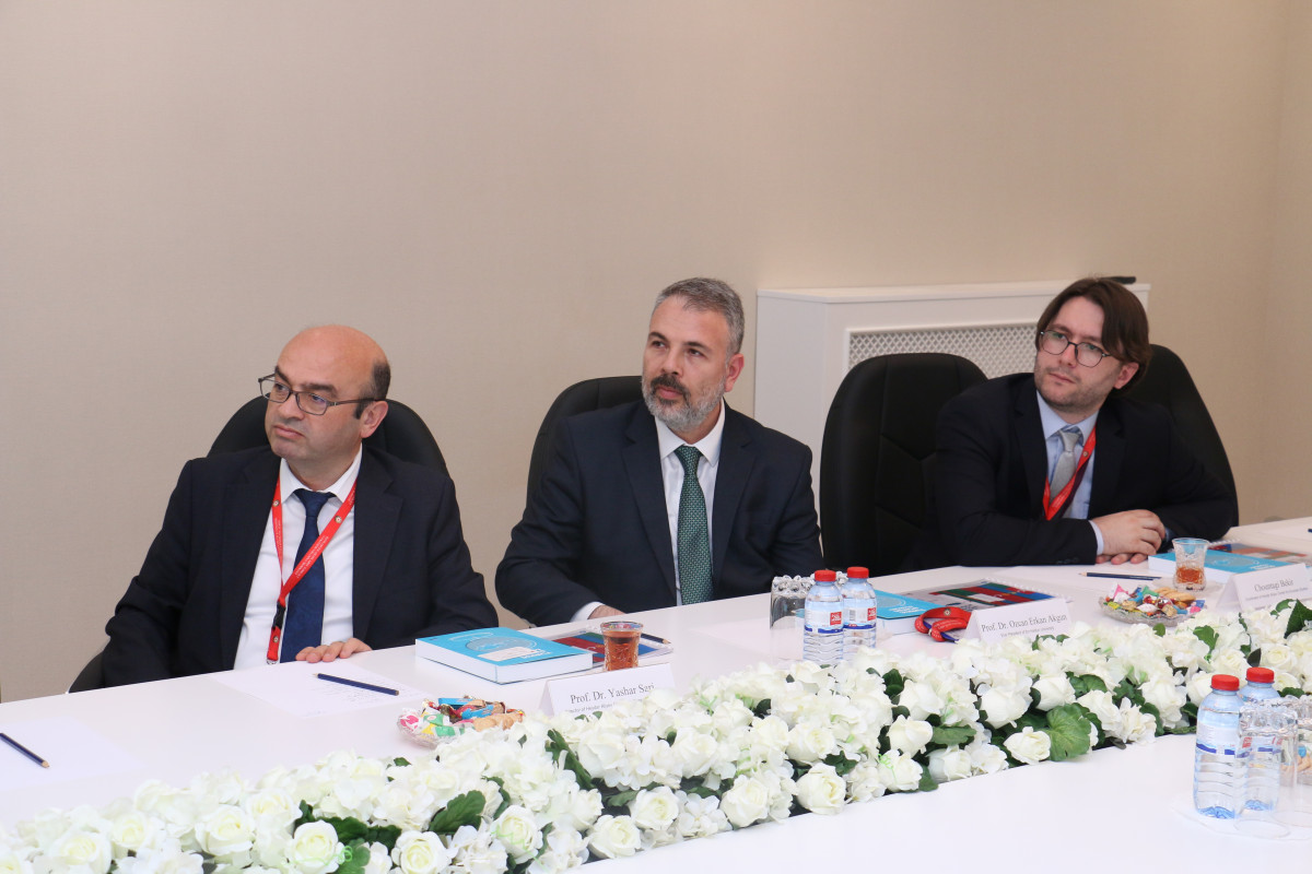 Vüsal Qasımlı İbn Haldun Universitetinin nümayəndələri ilə görüşüb