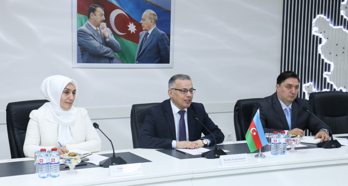 Vüsal Qasımlı Malayziyanın Azərbaycandakı səfirini qəbul edib