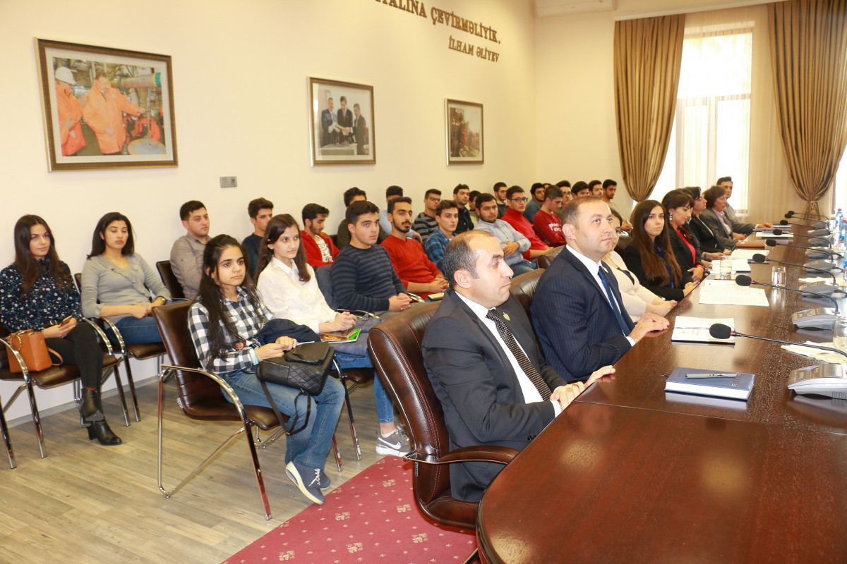 Public Lecture on Successful Economic Reforms Held at Baku Higher Oil School