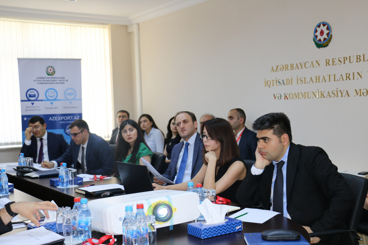 Biznes mühiti və beynəlxalq reytinqlər üzrə Komissiyanın elektron kargüzarlıq sisteminin tətbiqi ilə bağlı təlim keçirilib