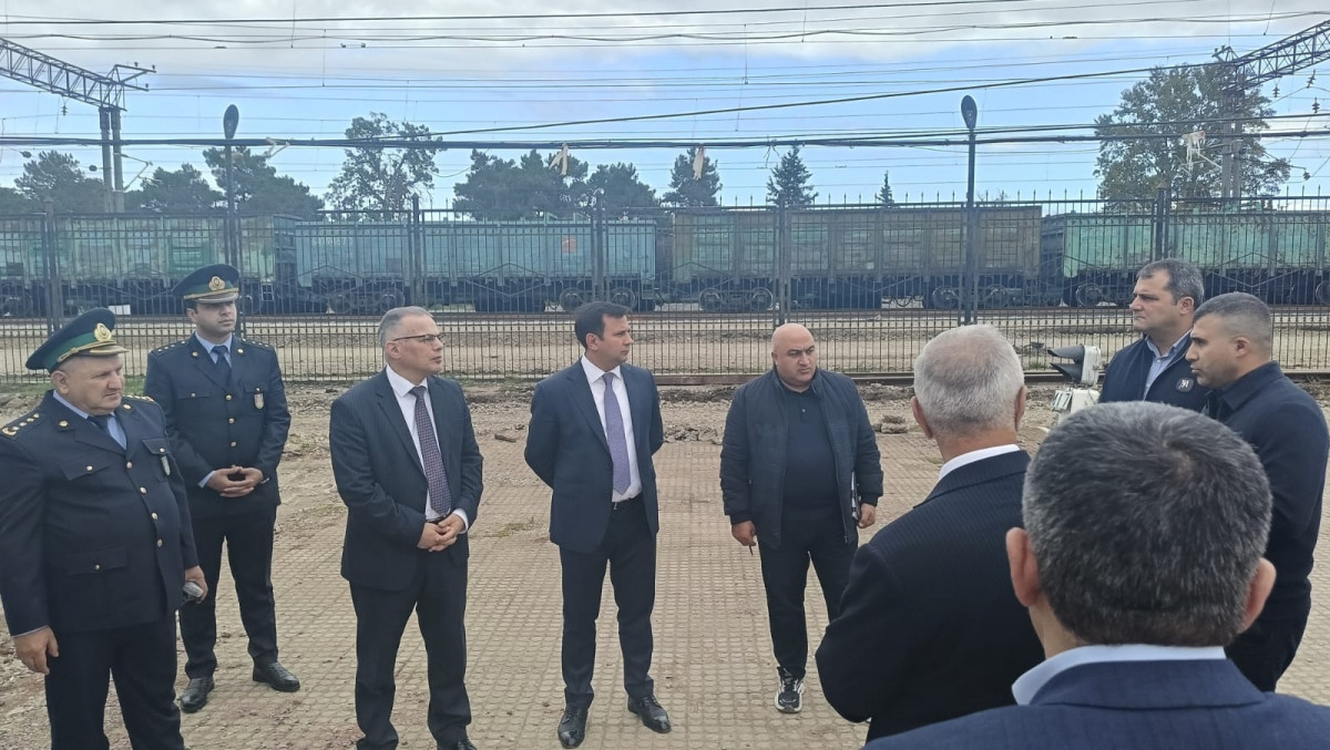 İİTKM regionlarda nəqliyyat-tranzit layihələrinə baxış keçirir