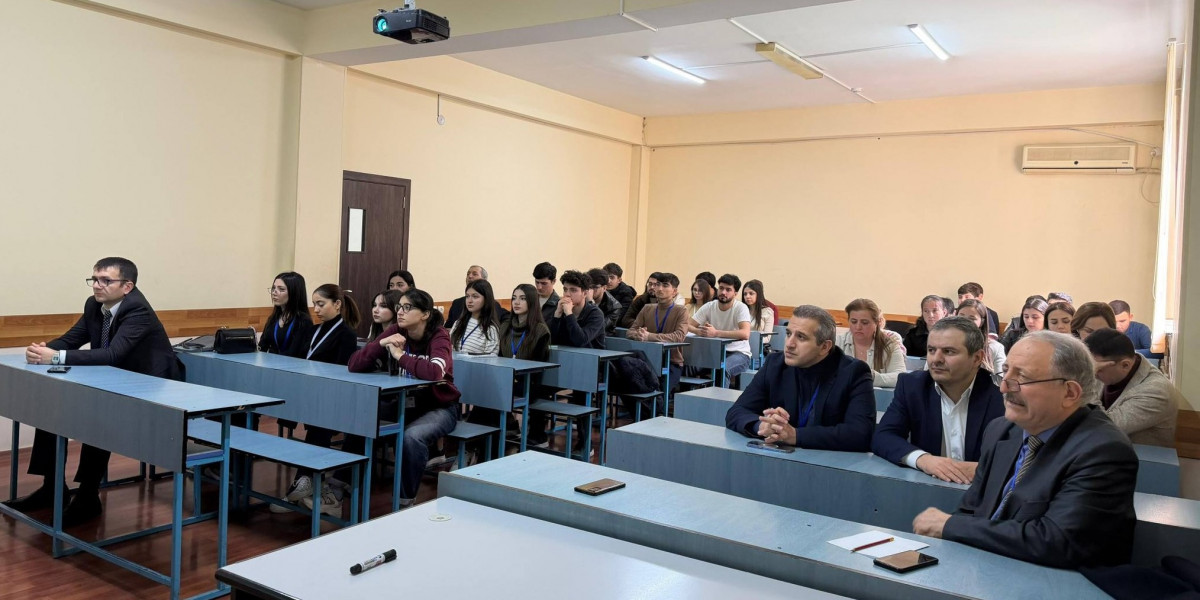 İİTKM-in icraçı direktorunun müavini BDU-da “Yaşıl enerji dəhlizləri” mövzusunda çıxış edib