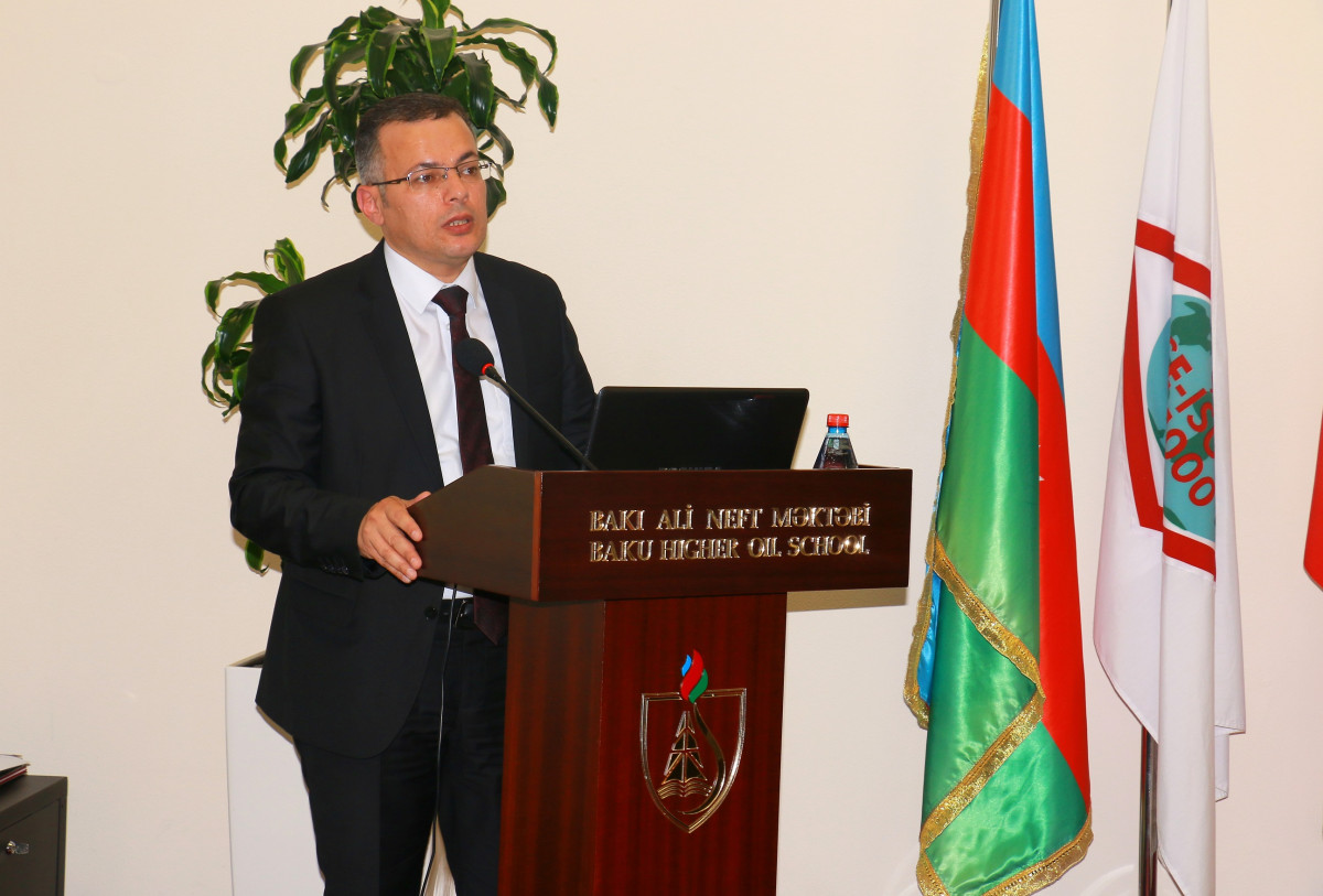 Public Lecture on Successful Economic Reforms Held at Baku Higher Oil School