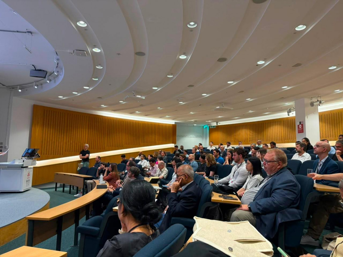 Vüsal Qasımlı London Universitetində keçirilən beynəlxalq tədbirdə sessiyaya sədrlik edib