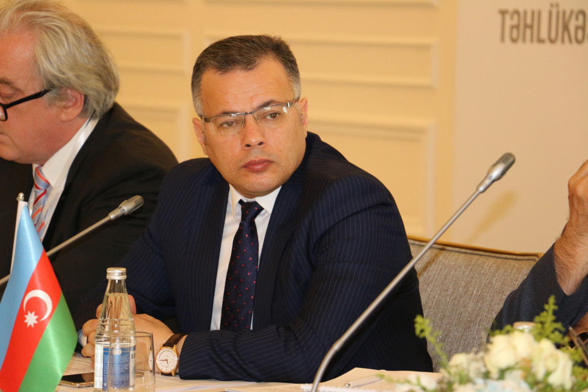 “Təminat qeydi - Yeni inşa edilən mənzillərin təhlükəsiz hüquqi dövriyyəsinin üsulu” mövzusunda dəyirmi masa keçirilib