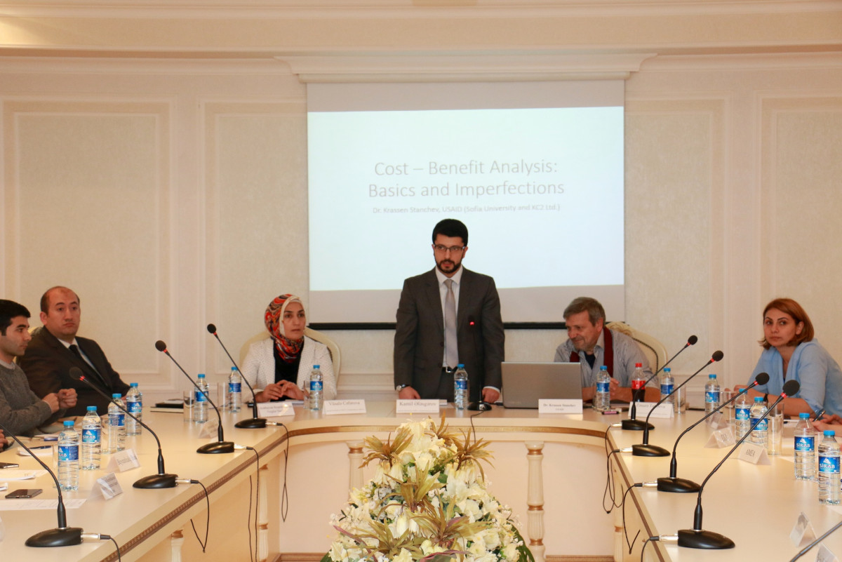 İqtisadi İslahatların Təhlili və Kommunikasiya Mərkəzində “Gəlir-xərc analizi” mövzusunda təlimlər