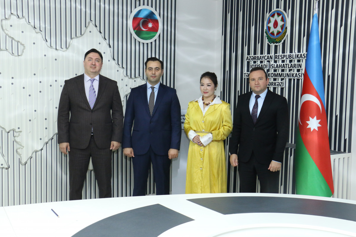 Azerbaijan's program management model presented to another country