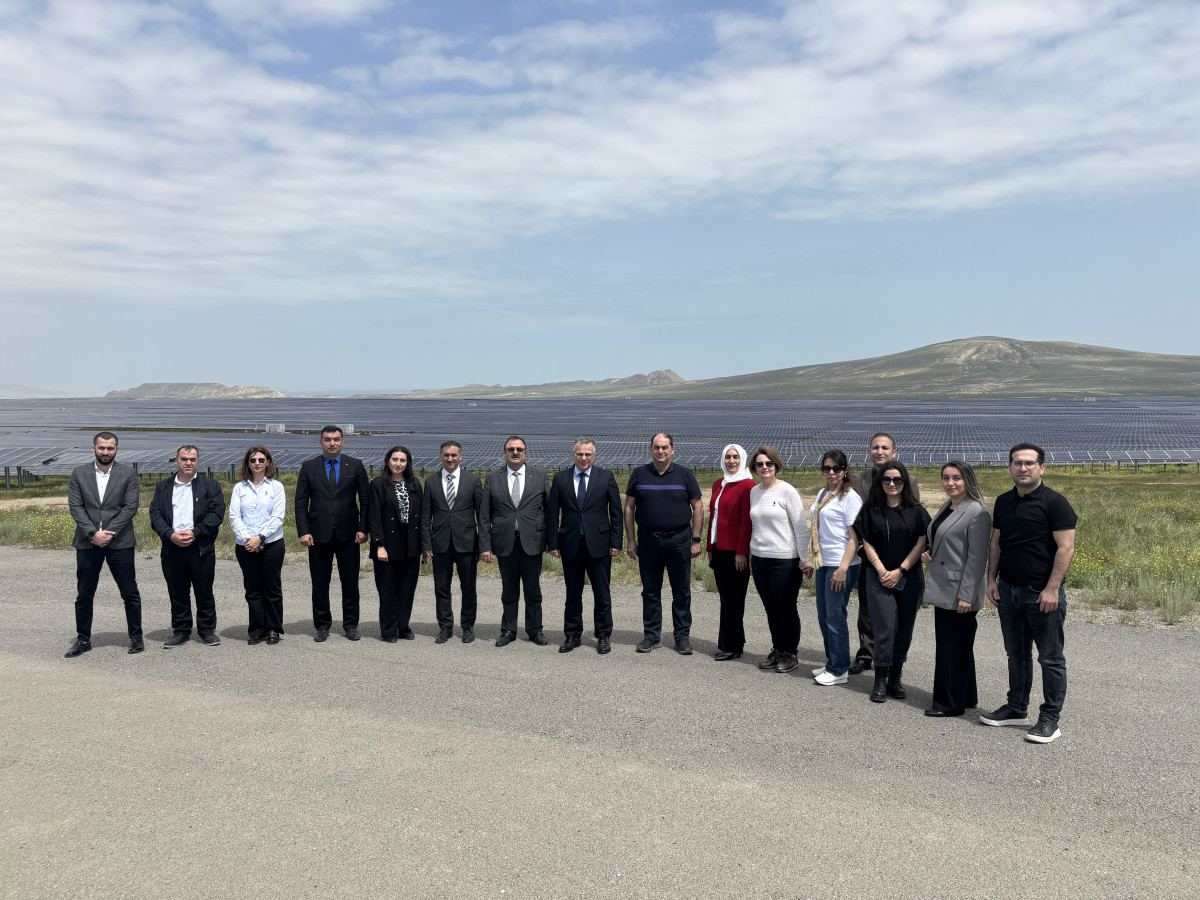 İİTKM əməkdaşları Qaradağ Günəş Elektrik Stansiyasına səfər ediblər