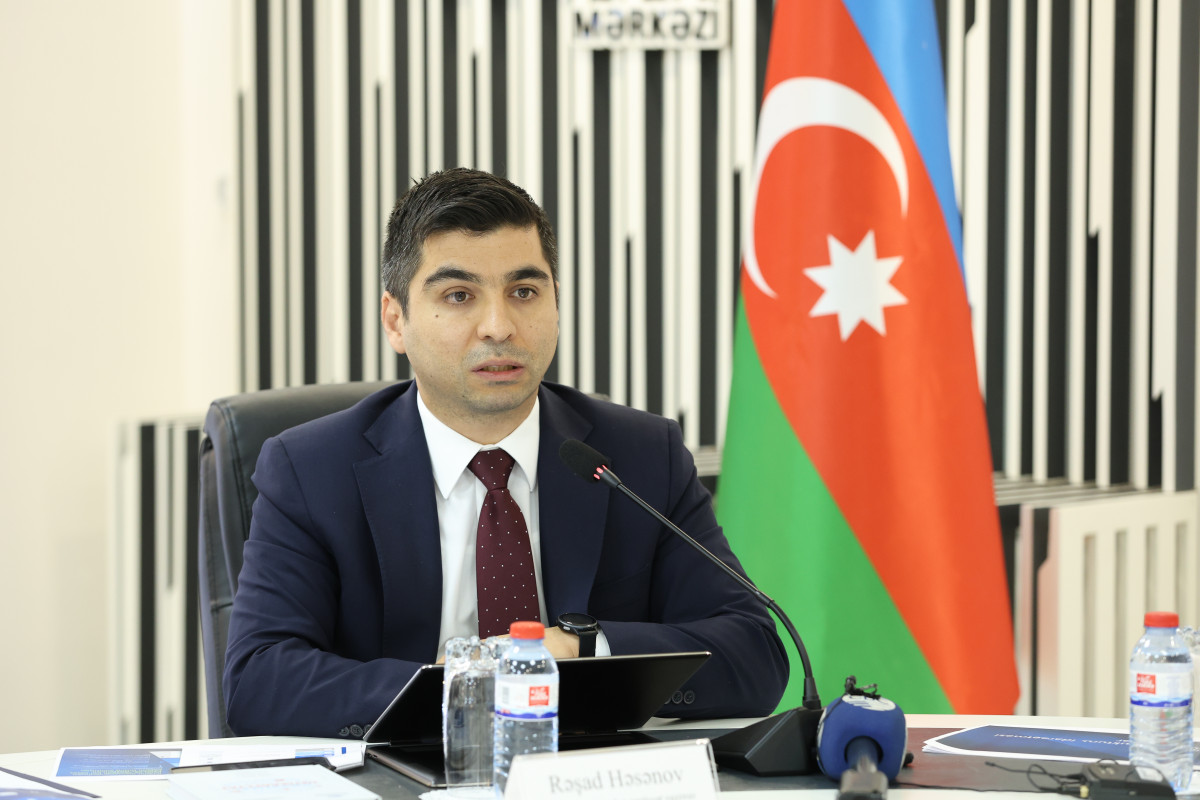İİTKM-də “Rəqəmsal arxitektura: Proqram idarəetməsi və nəticəəsaslı yanaşma” mövzusunda dəyirmi masa keçirilib