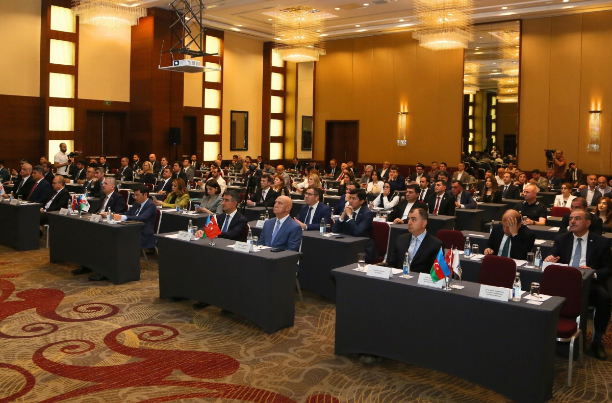 Vüsal Qasımlı TÜİB-in 6-cı ümumi yığıncağında çıxış edib