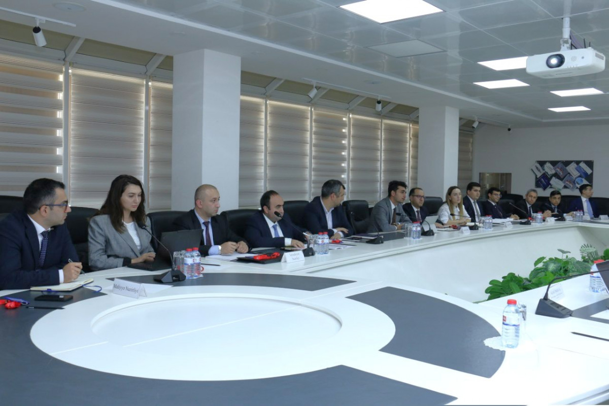 Maliyyə inklüzivliyinin genişləndirilməsinə dair Dövlət Proqramının icrası ilə bağlı görüş keçirilib