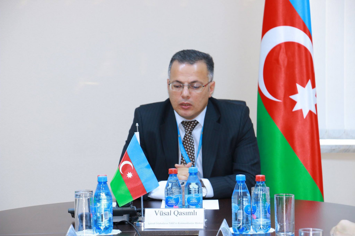 Discussion on Reforms with Foreign Scholars at the Center for Analysis of Economic Reforms and Communication