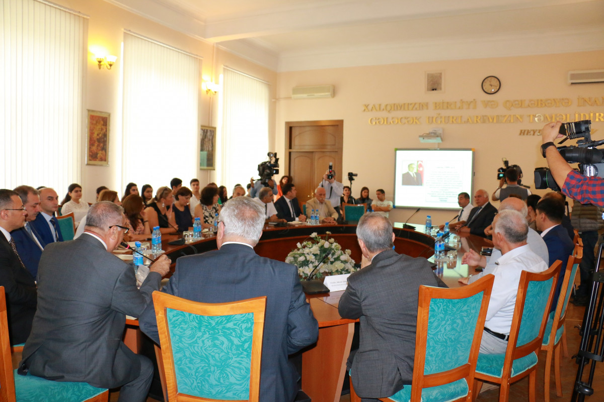 A Roundtable on “Economic Reforms in Azerbaijan: Achievements and Prospects” Held