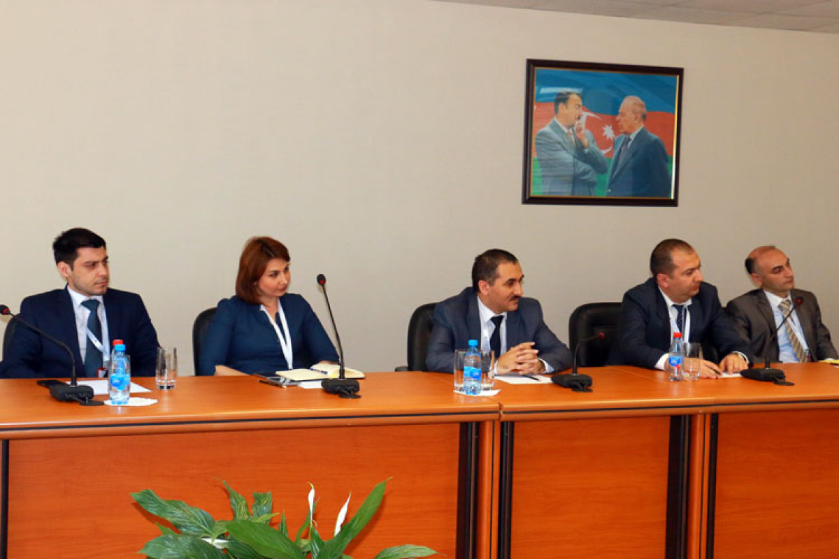 Cortaun Universitetinin professoru İİTKM-də mühazirə oxuyub