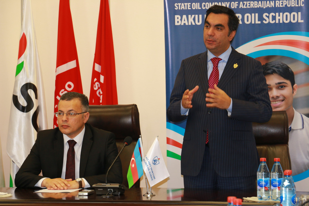 Public Lecture on Successful Economic Reforms Held at Baku Higher Oil School