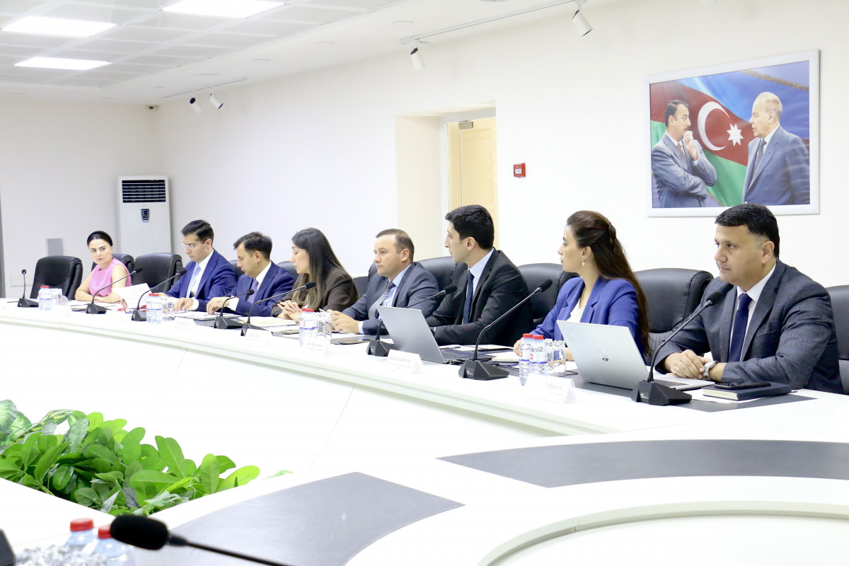İİTKM-də beynəlxalq nəqliyyat dəhlizləri üzrə Fəaliyyət Planının yekun icra mərhələsi müzakirə olunub