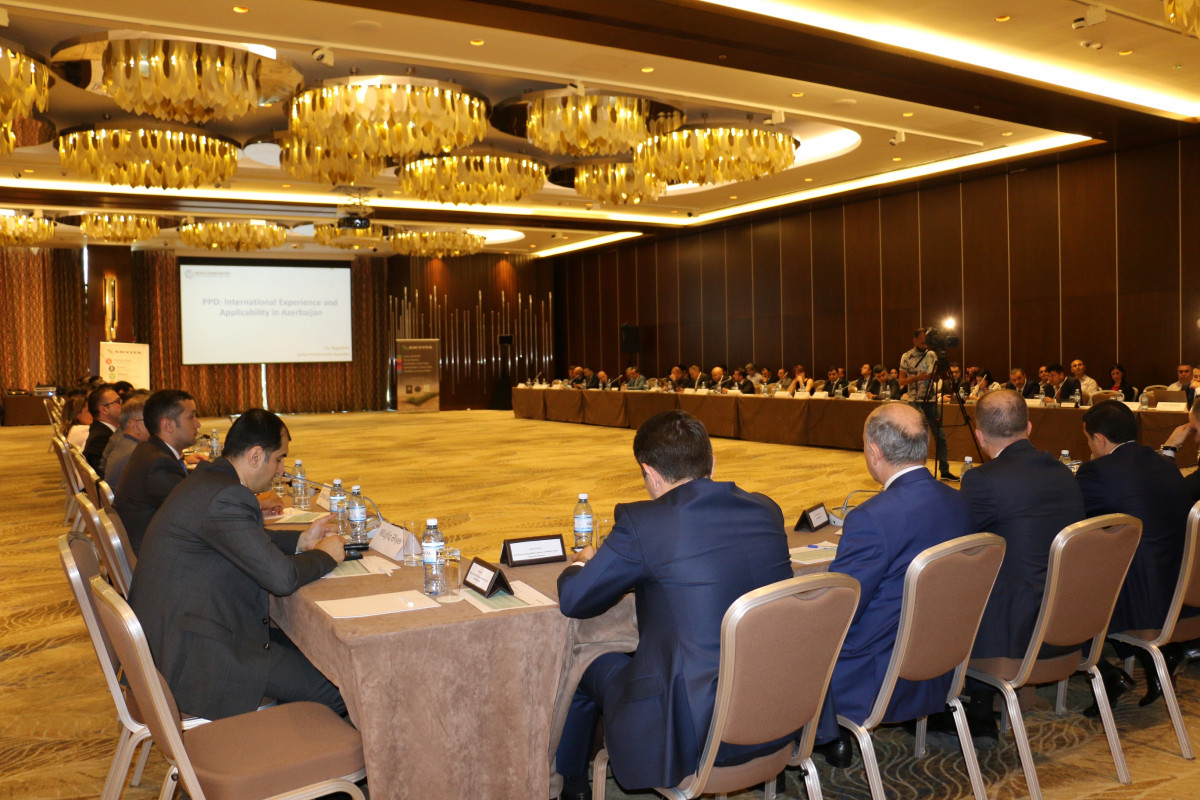 Bakıda “Dövlət-Biznes Dialoqu” mövzusunda dəyirmi masa keçirilib