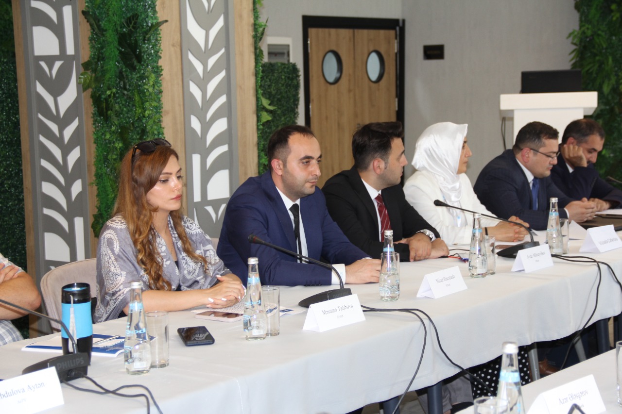 The Center for Analysis of Economic Reforms and Communication and the Media Development Agency of Azerbaijan are launching training for journalists