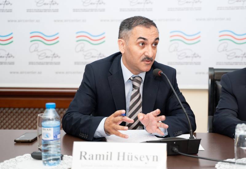 Ramil Hüseyn “Azərbaycan və İƏT” mövzusunda keçirilən tədbirdə çıxış edib