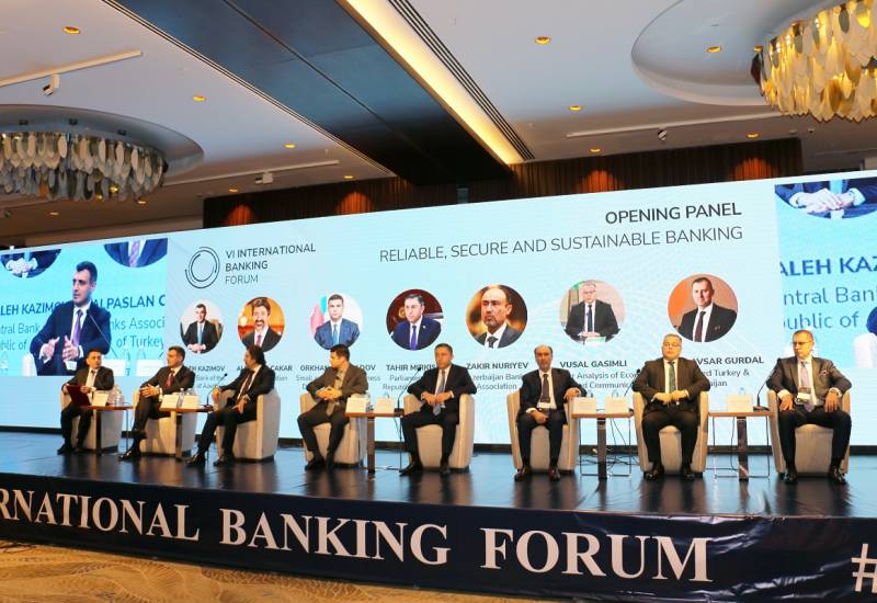 İİTKM-in icraçı direktoru Vüsal Qasımlı 6-cı Beynəlxalq Bankçılıq Forumunda çıxış edib