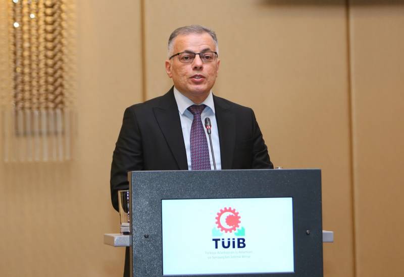 Vüsal Qasımlı TÜİB-in 6-cı ümumi yığıncağında çıxış edib