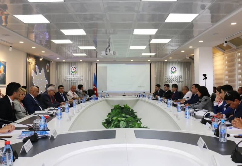 Biznes mühiti və beynəlxalq reytinqlər üzrə Komissiyada ictimai təşkilatlarla görüş olub