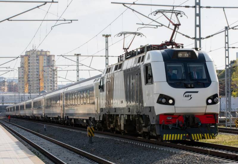 Bakı və Tbilisi arasında sərnişin qatarlarının bərpası regionun inkişafına töhfə verəcək